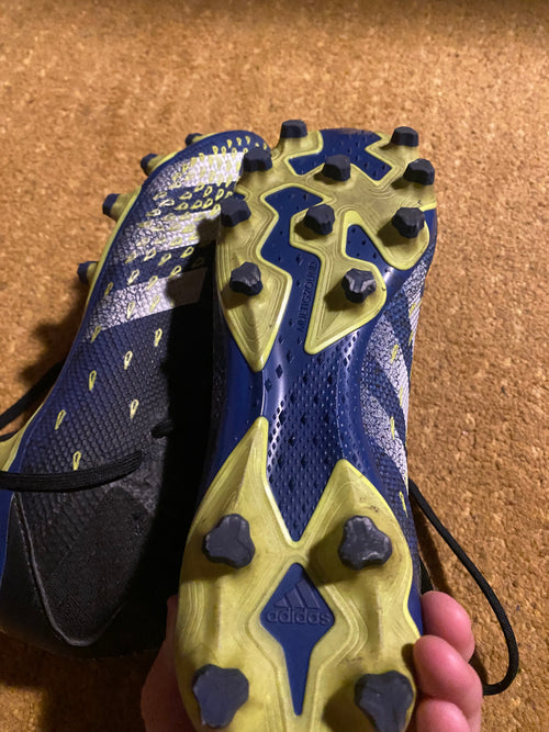 Adidas predators nappikset