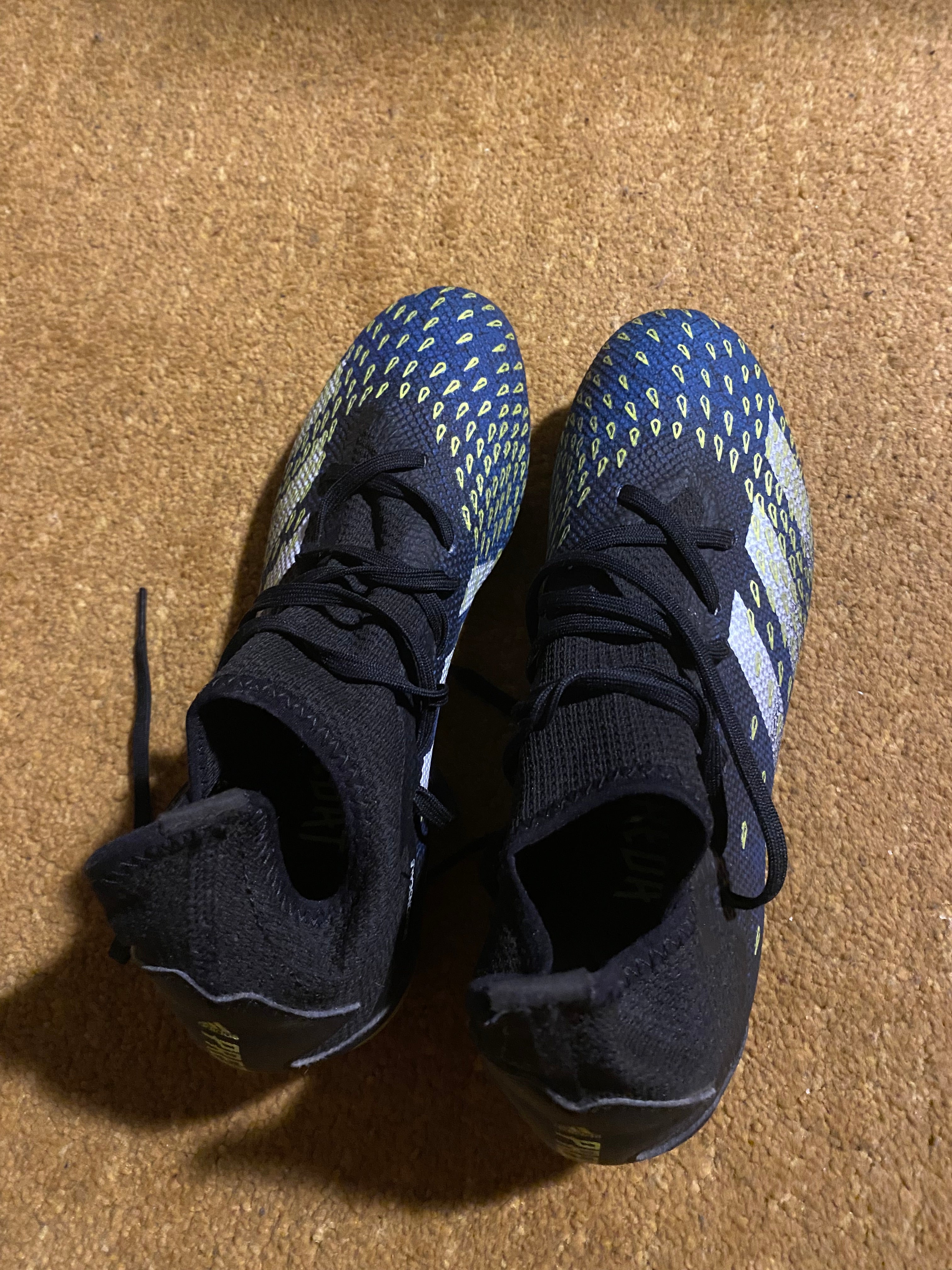 Adidas predators nappikset